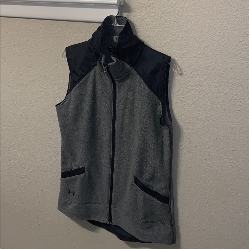 WOMENS UA VEST • size: S • loose fit :)